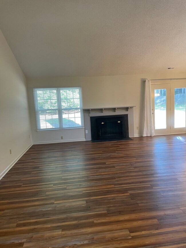 Building Photo - Newly Updated Ranch Home in Cary!