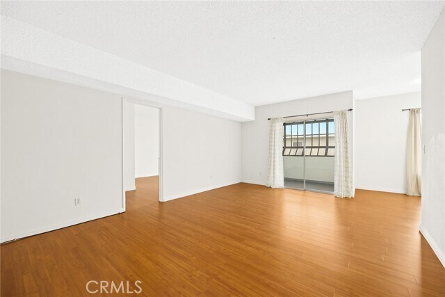 Building Photo - 339 S Catalina Ave