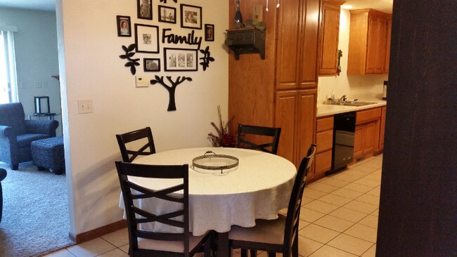 Foto del edificio - 1085 Rock Ledge Ln