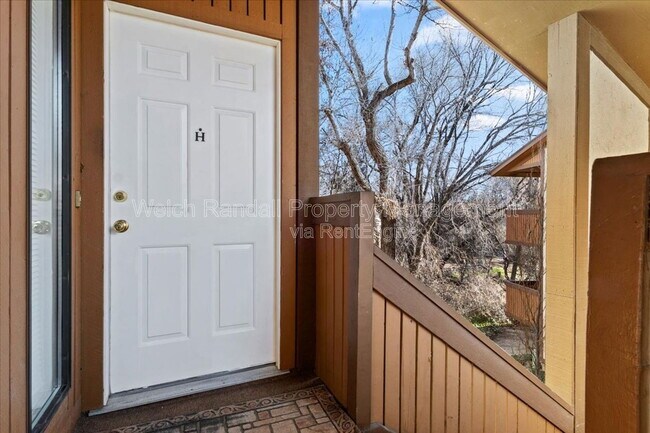 Building Photo - 6871 Countrywoods Cir