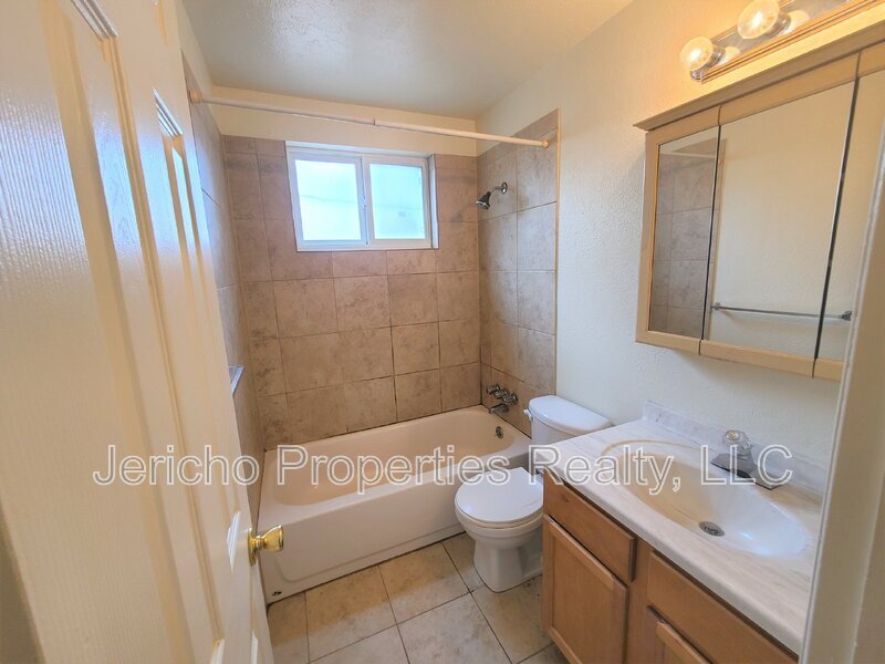 Foto del edificio - 4677 Hoyt St