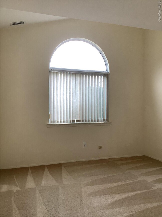 Foto del edificio - 825 Spring Lake Dr