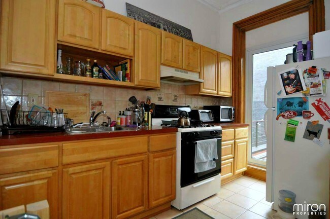 Building Photo - 227 Clermont Ave