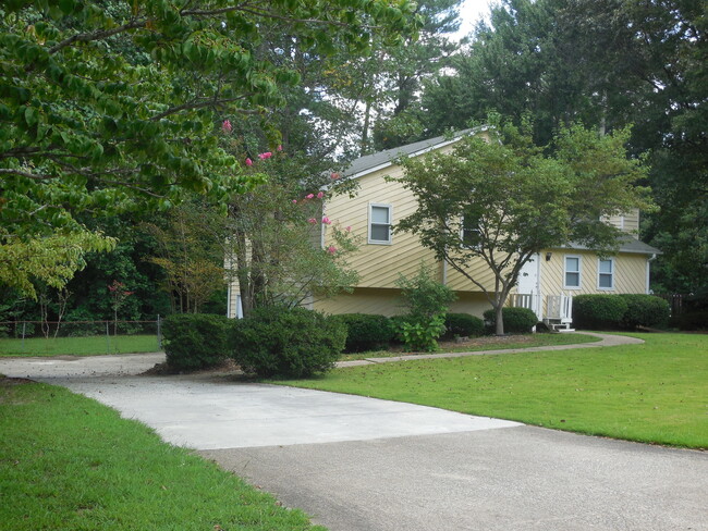 Building Photo - Powder Springs Rental