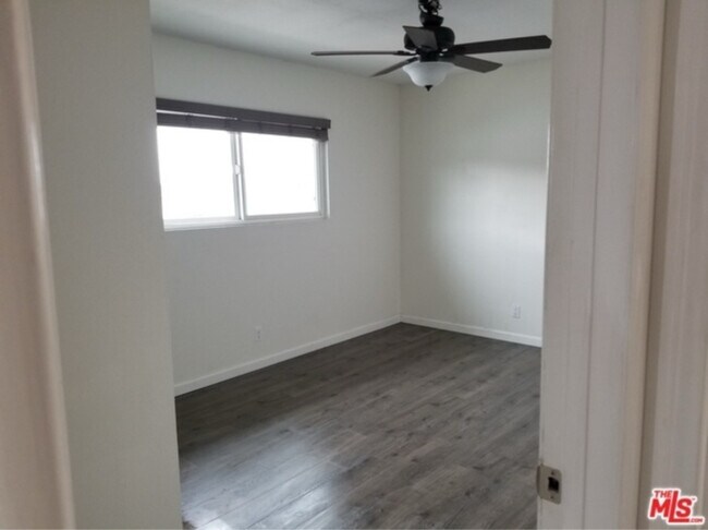 Foto del edificio - 28014 Robin Ave