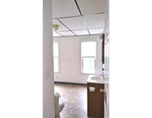 Building Photo - 142 Fremont St