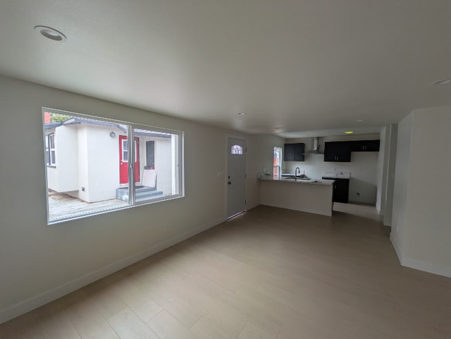 Building Photo - 6164 Ibbetson Ave