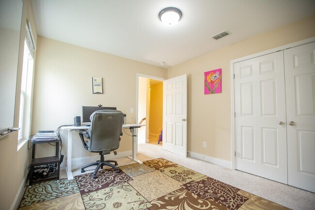 Foto del edificio - 324 Dunnwood Loop