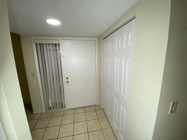 Foto del edificio - 130 Jasmine Woods Ct