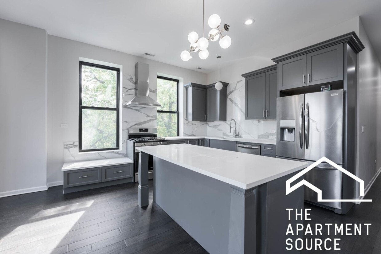 Photo - 2701 W Thomas St (Chicago, IL)