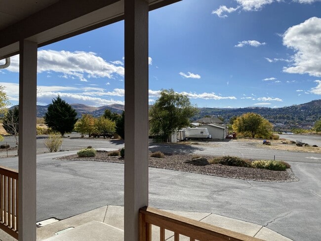 Building Photo - Solar Bonus in Dallesport, WA