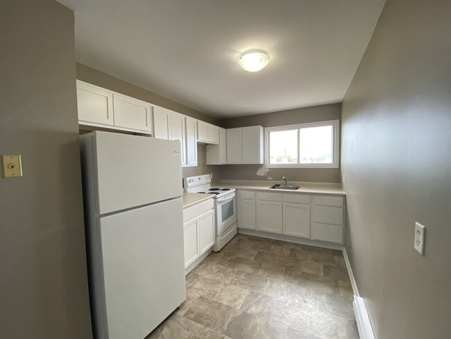 Building Photo - 34 Verdun St