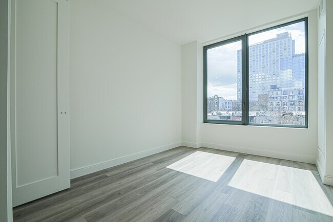 Foto del edificio - 160 Clarkson Ave