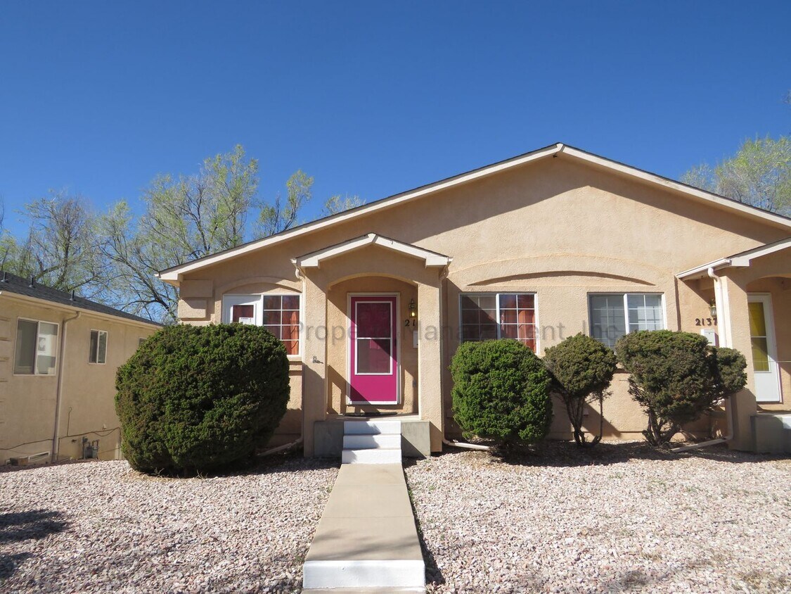 Charming 3 Bedroom Unit in Old Colorado City - Charming 3 Bedroom Unit in Old Colorado City