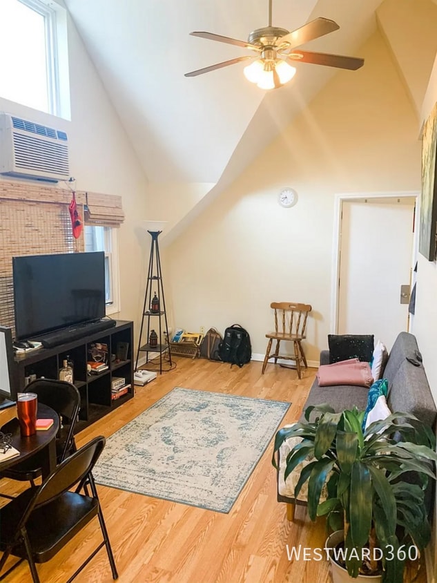 Primary Photo - 2433 N Talman Ave