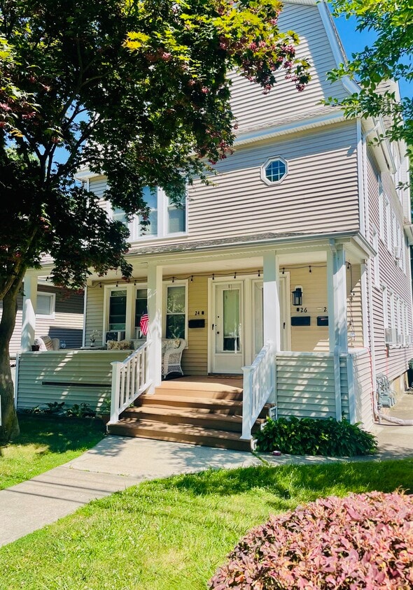 Primary Photo - 24 Kenwood Ave