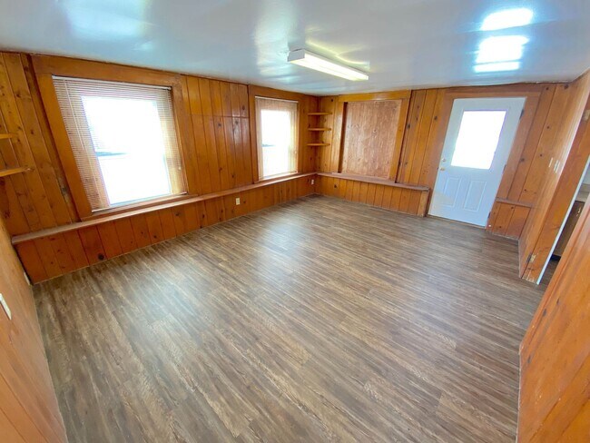 Foto del edificio - Northeast El Paso 3 bed with LOTS of livin...