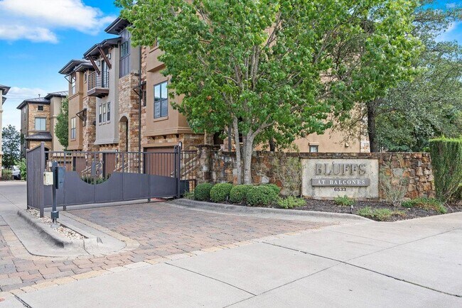 Foto del edificio - 6533 E Hill Dr