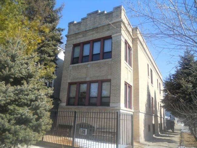 Building Photo - 2901 N Talman Ave