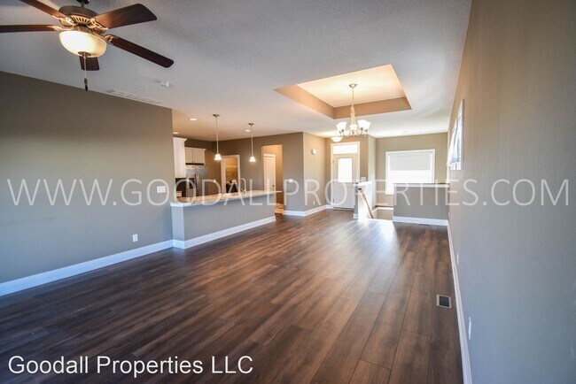 Building Photo - 4 br, 2 bath House - 39 SE Pembrooke Ln