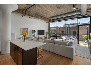 Building Photo - 618 N Washington Ave