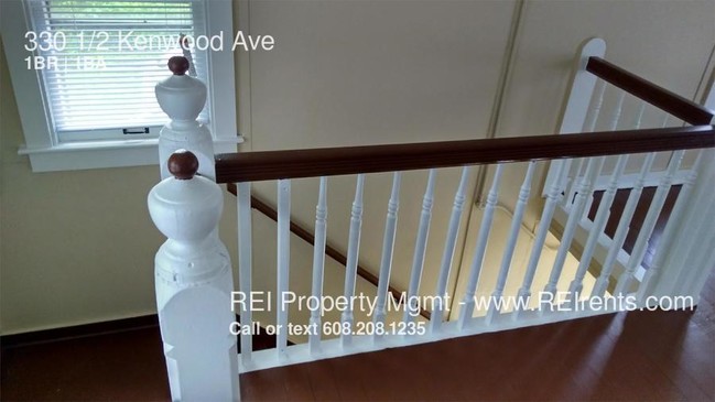 Building Photo - 330 1/2 Kenwood Ave