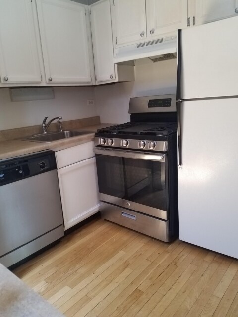 Foto del edificio - 2945 N Sheffield Ave