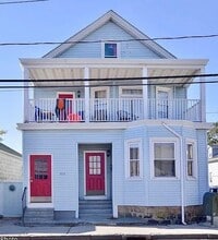 Building Photo - 693 Thames St