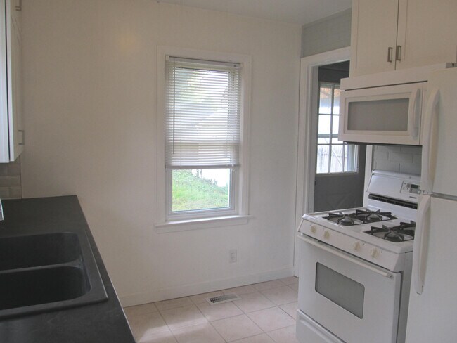 Building Photo - 2917 Fulford St