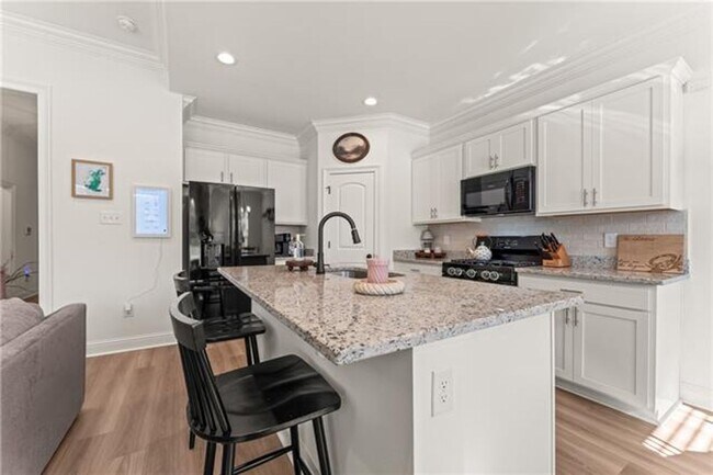 Foto del edificio - Golf Course and Pond Views