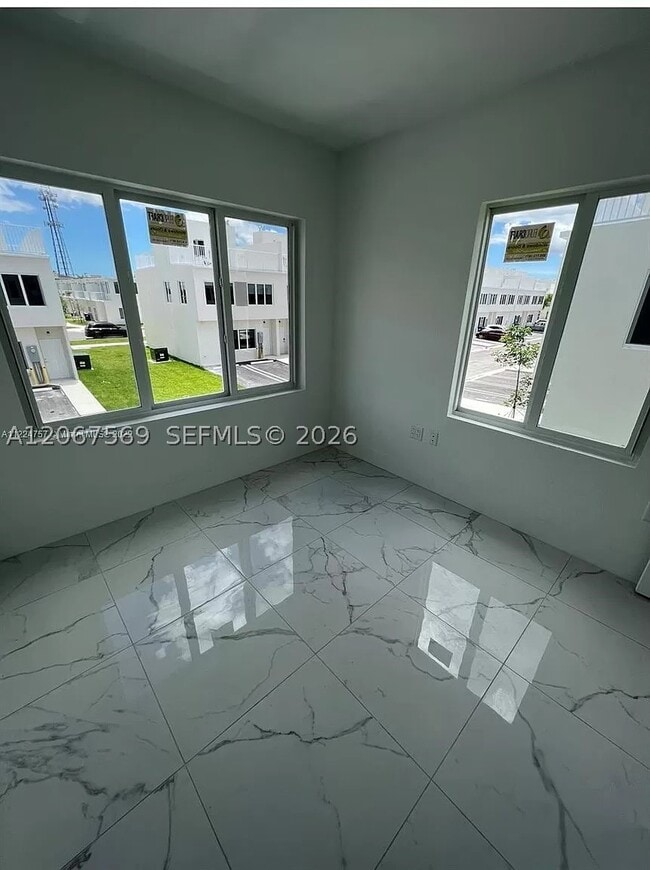 Building Photo - 25859 SW 144th Ct