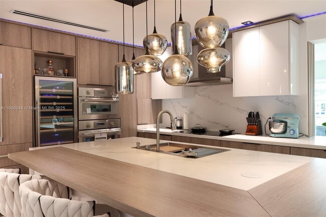 Foto del edificio - 2537 SE 10th Ct