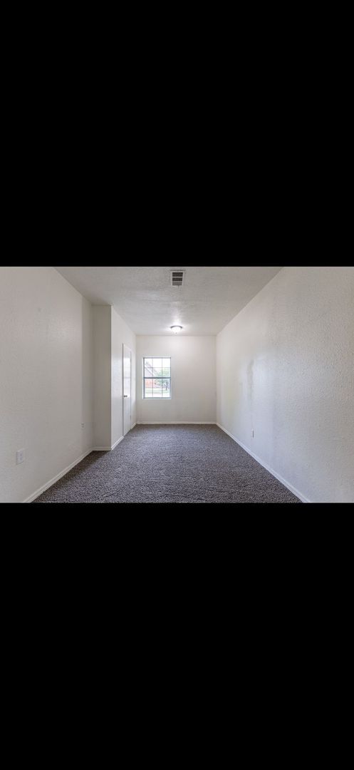 Foto del edificio - SPACIOUS 4 BED / 2 BATH HOME IN NORTHWEST OKC! (Section 8 Vouchers Accepted!)