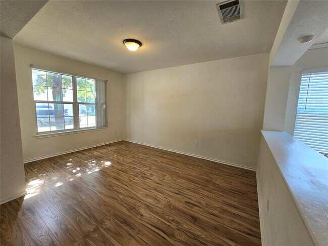 Building Photo - 803 Pampas Ricas Dr