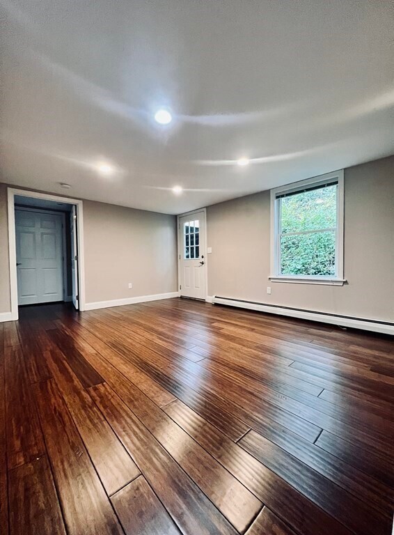 Foto del edificio - 166 Pleasant St