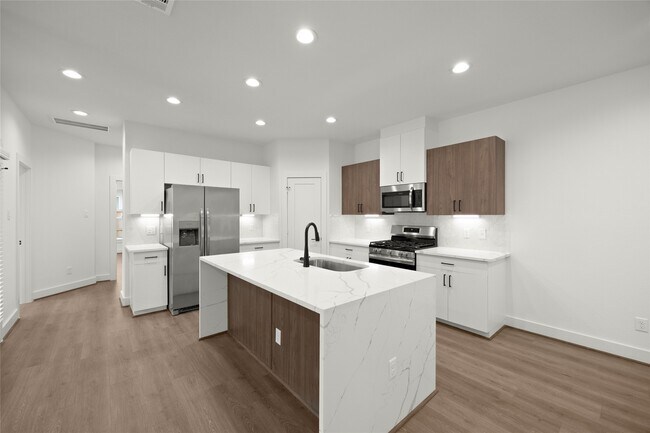 Foto del edificio - 2729 Solbrook Ln