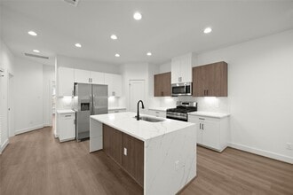 Building Photo - 2711 Sunrise Breeze Dr