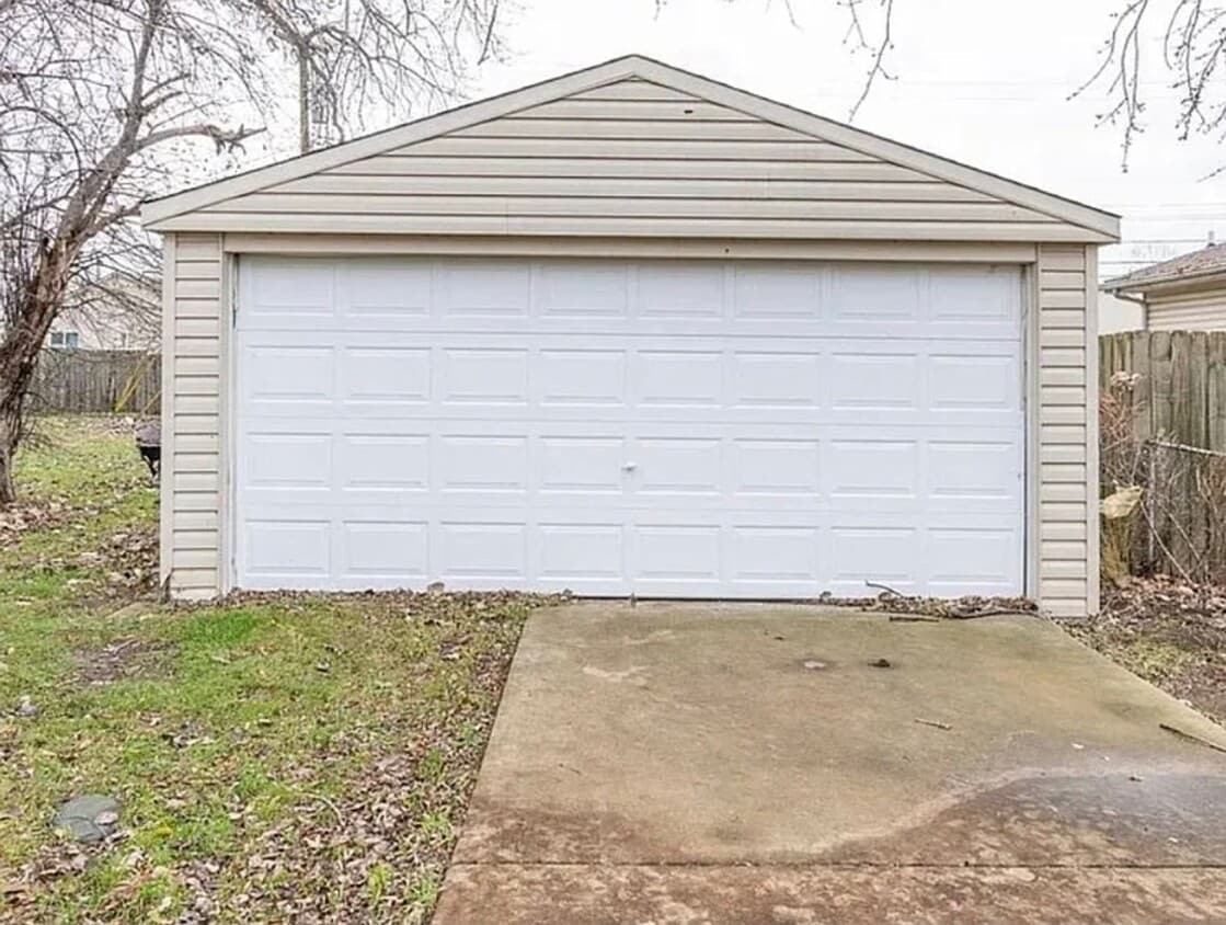 Foto del edificio - Unicorn alert!!!  5 bedroom 2 story home of your dreams!