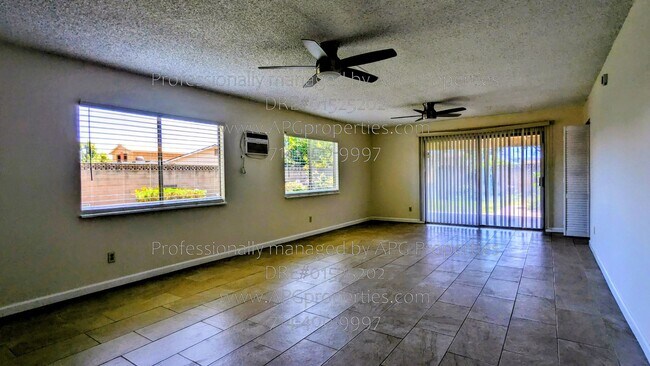 Foto del edificio - 13392 Dawn Ave