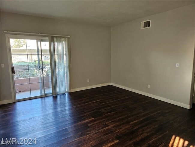 Foto del edificio - 10553 Pine Pointe Ave