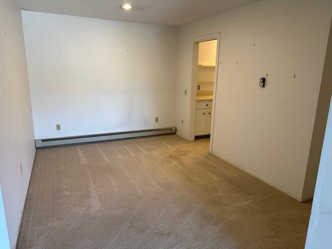 Building Photo - 1 Pine St