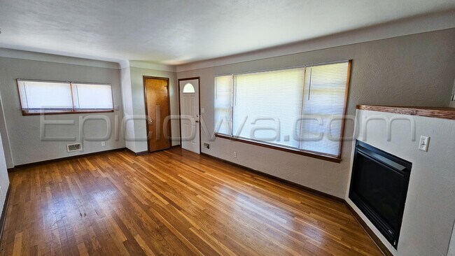 Foto del edificio - 1130 Longview Dr