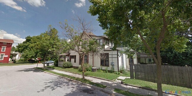 Foto del edificio - 1101 Tippecanoe St