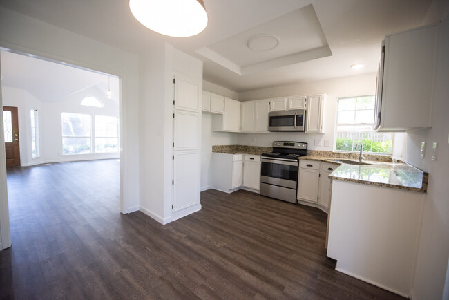 Eat in Kitchen - 5016 Quail Creek Dr