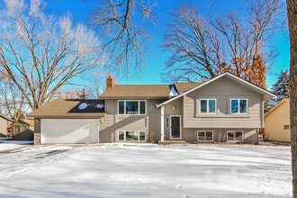 Building Photo - 7470 Berkshire Way