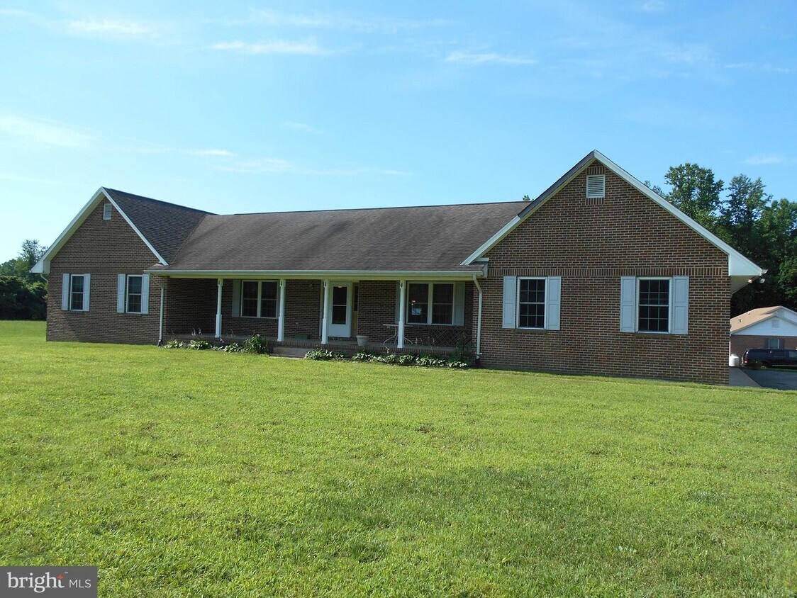 Primary Photo - 3420 Evans Rd
