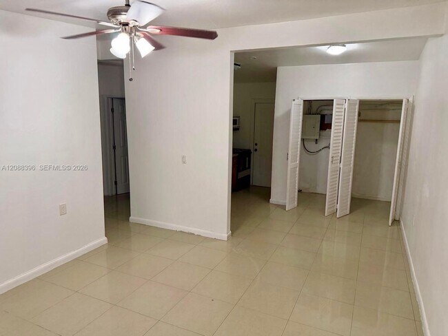 Foto del edificio - 9947 NW 22nd Ave