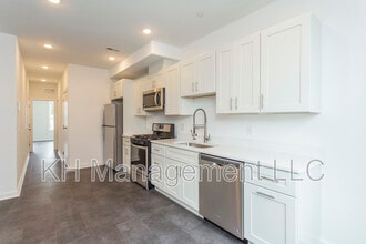 Building Photo - 1154 S Sydenham St