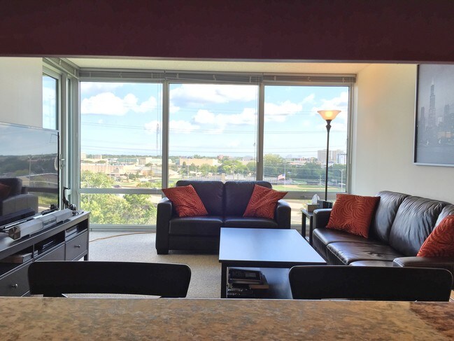Foto del edificio - 9715 Woods Dr