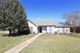 Building Photo - 135 Appleridge Dr